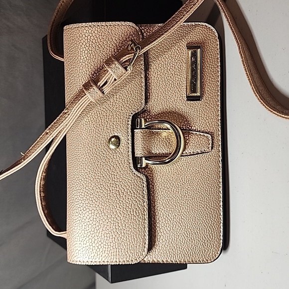 Tahari Rose Gold  “Glamper” Mini Crossbody Bag Like New - Picture 1 of 9